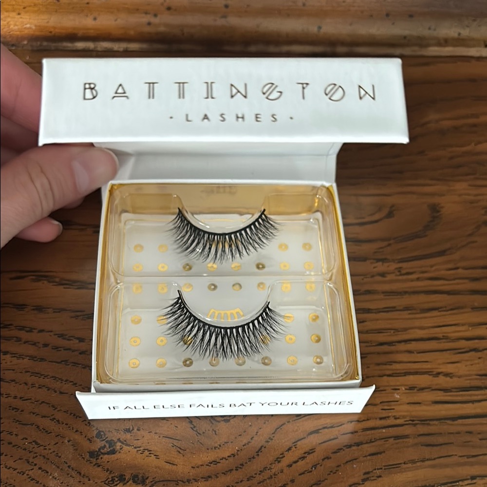 Battington Lashes Black False Eyelashes